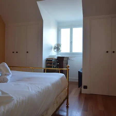 Authentic Bright Flat In Le Marais * Parigi